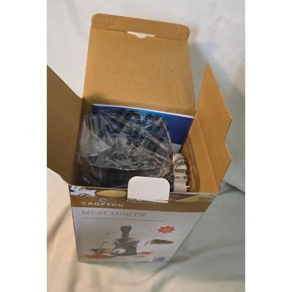 Crofton Meat Mincer Manual Meat Grinder with Suction Base & Pusher